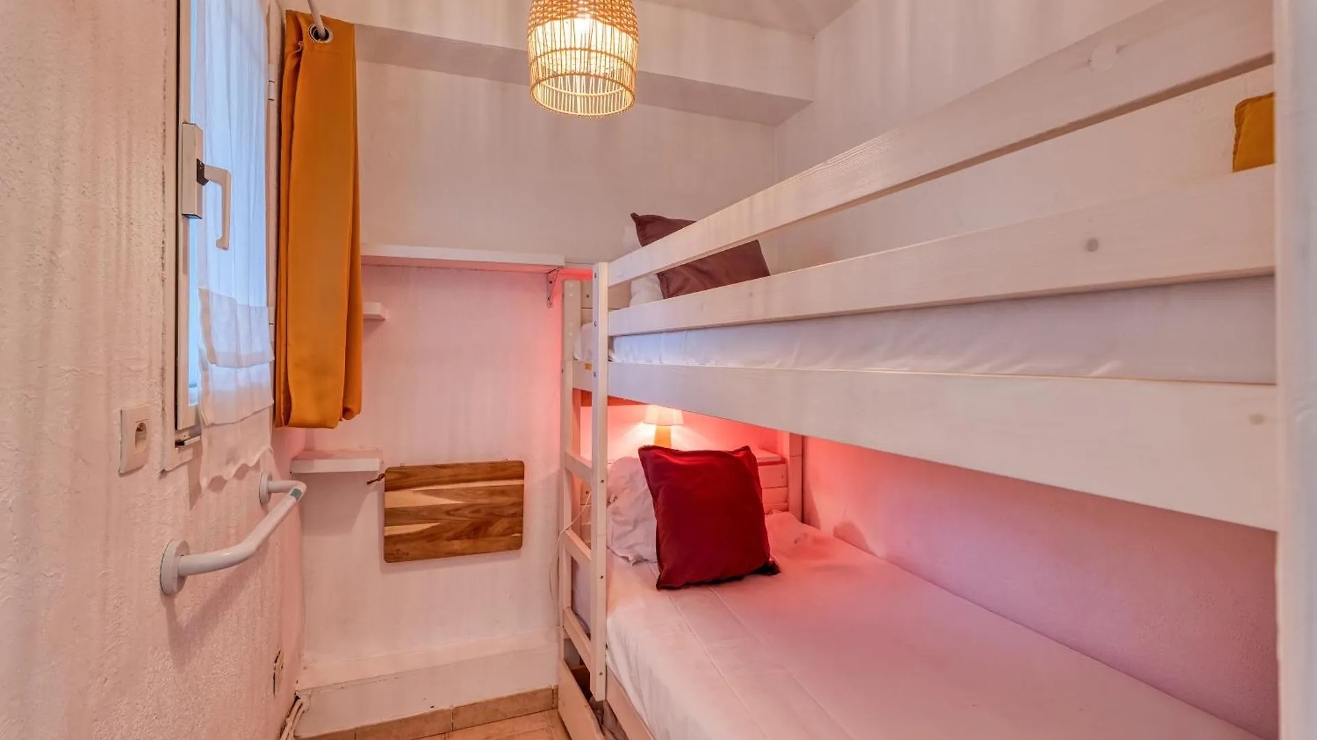Apartment Poseidon - Sea View - Happy Rentals Drammont 0*,  France